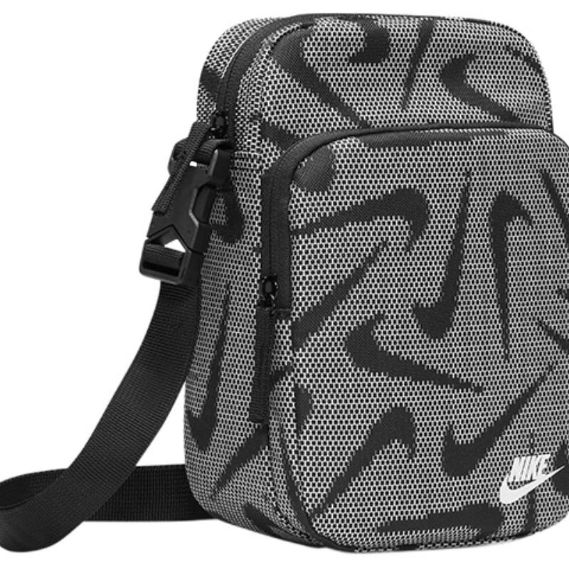 Nike Geantă Crossbody din Material Textil Regular Unisex Negru Alb Casual DQ5738-010