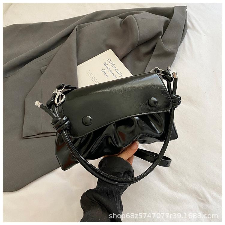 Summer small bag women's bag 2025 new trendy fashion pleated shoulder bag niche design commuter messenger bag