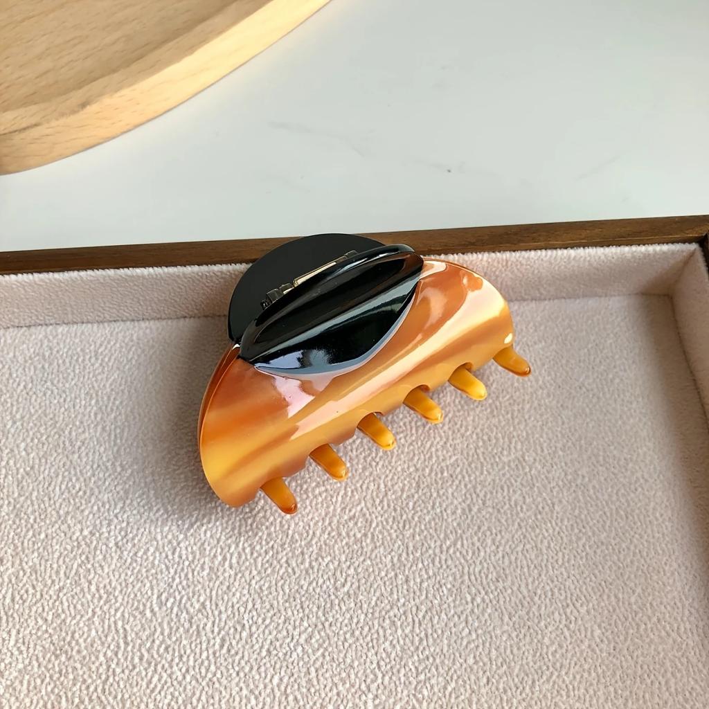 1Pc Elegant Vintage French Hair Clip Two-Tone with Wood Grain & Marbled Design Perfect for Casual Daily Dressing Cute Hair Clips