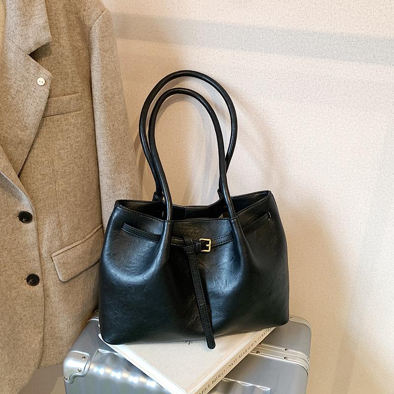 Commuter Tote Bag Women's 2025 New Trendy High-end Retro Shoulder Bag Autumn and Winter Fashion Shopping Hand Bag