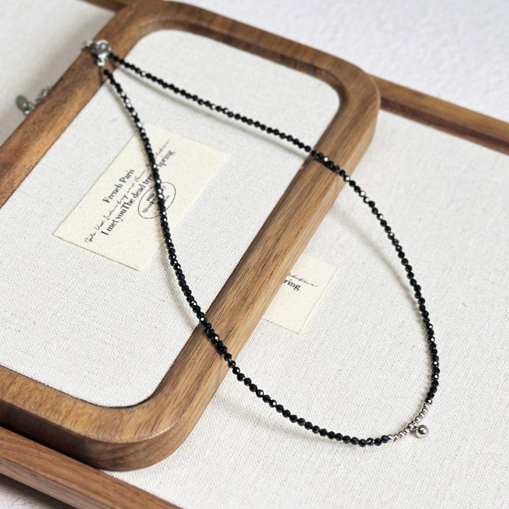 Elegant Titanium Steel Necklace with Black Spinel, Freshwater Pearls & Beads - Versatile & Simple Design