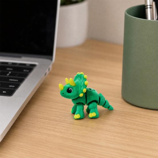 Articulated Dragon Keychain, Cute Dinosaur Keyring with Movable Joints, Flexible 3D Printed Animal Pendant for Backpack Gift