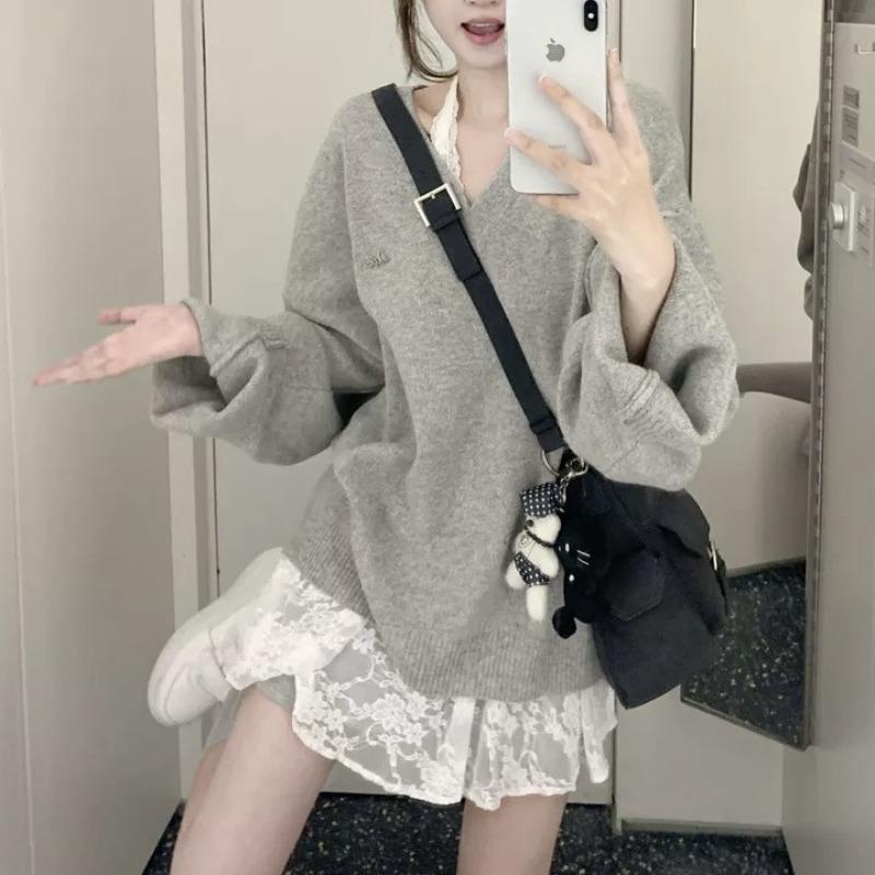 Lazy wind V-neck knitted sweater women's new autumn and winter wear loose and thin high-end long-sleeved top