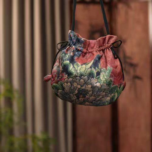Silk Material Retro Handbags Embroidery Design Storage Function Embroidery Silk Bags Drawstring Closure Drawstring Purse
