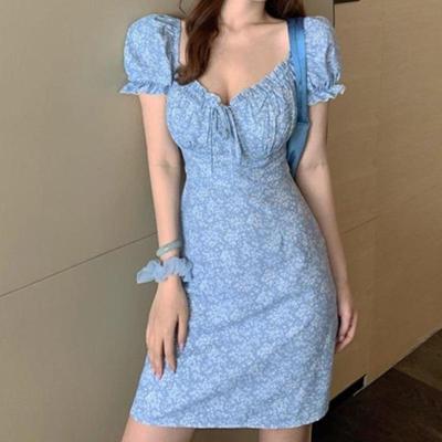 Verão Sexy Manga Bufante Saia Curta Novo Estilo Decote Quadrado Clavícula Esquematizada Cintura Platycodon Vestido Floral para Mulheres