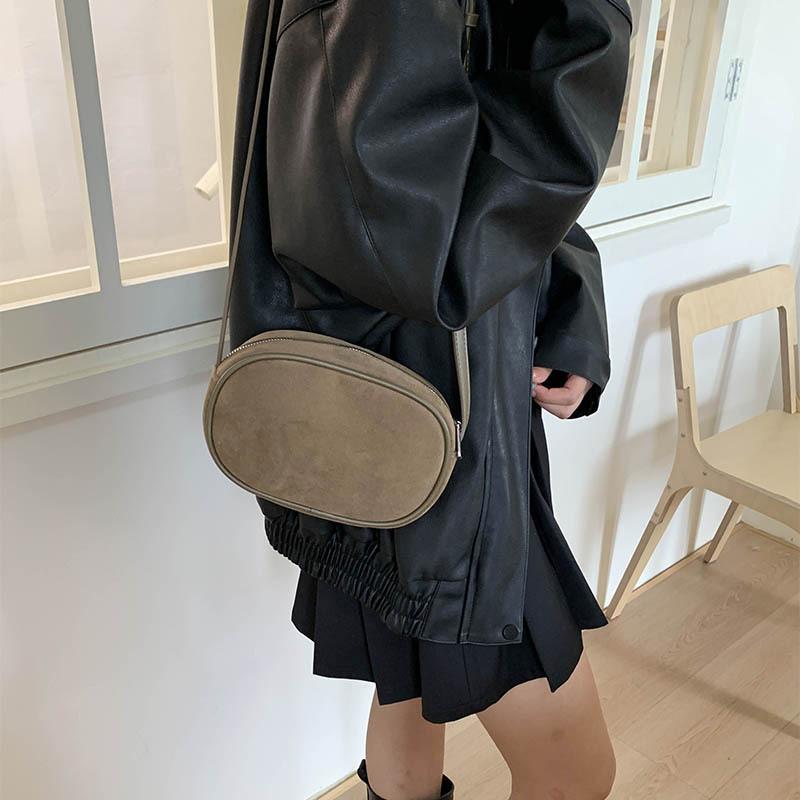 Super Fire Crossbody Small Bag Women's 2025 New Trendy Exquisite Premium Retro Shoulder Bag Suede Small Square Bag