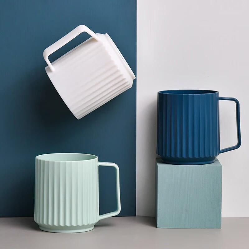 Xitianlong Portable Travel Toothbrush Cup