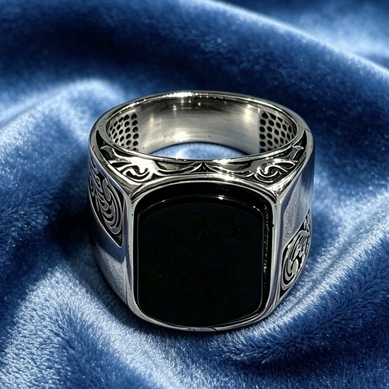 New Men's Domineering Black Gemstone Ring, European and American Engraved Lace Men's Ring Daily Wear