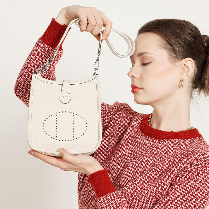 Bolsa de Couro de Sela de Primeira Camada de Couro para Mulheres com Bolsa Pequena Transversal