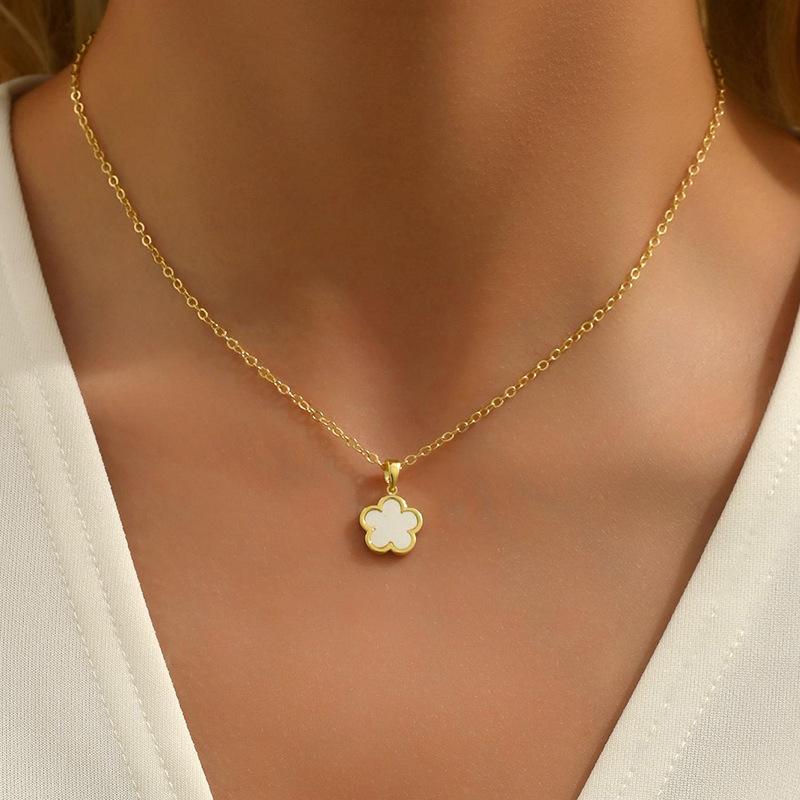 Lucky Five Petal Flower Pendant Necklace for Women Minimalist Layering Collarbone Chain