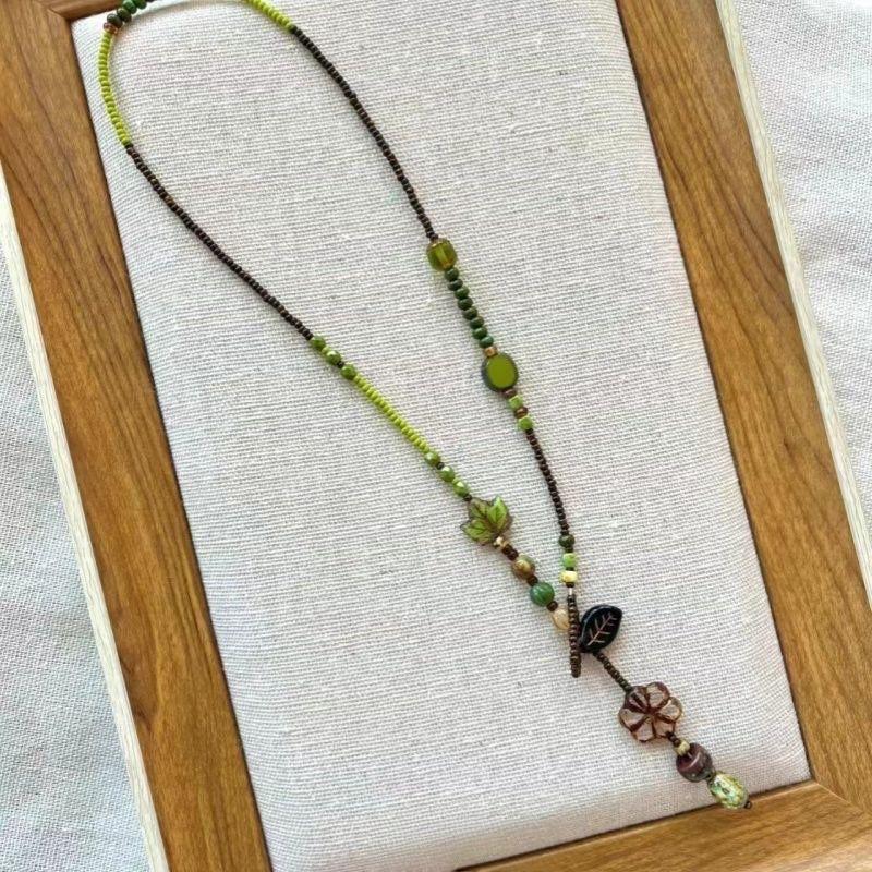 Retro Ethnic Style Flower Beaded Pendant Necklace Adjustable Collar Chain Jewelry for Halloween Costume Accessory