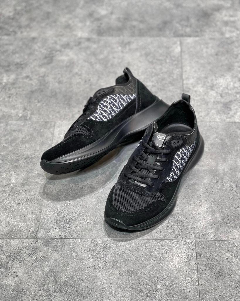 European Style Men's Embroidered Casual Low-Top Sneakers with Thick Sole