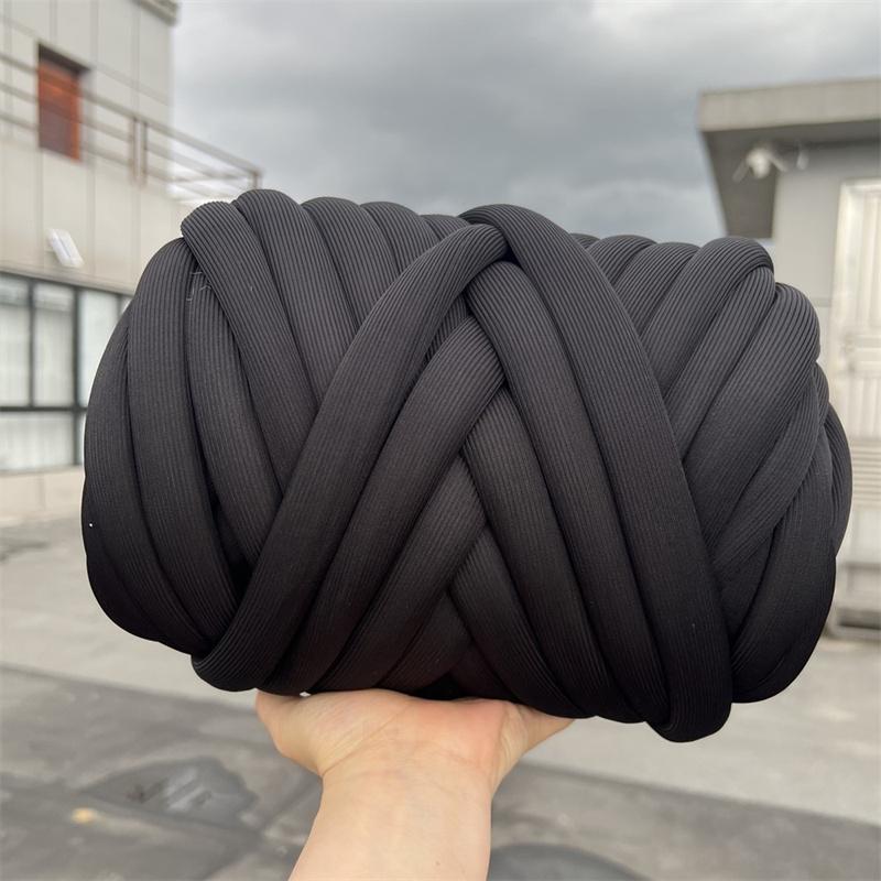 500g Summer Cool Touch Chenille Yarn Chunky Yarn for DIY Handmade Beach Bags, Lightweight Blankets Cat Beds, Breathable Plush Thread
