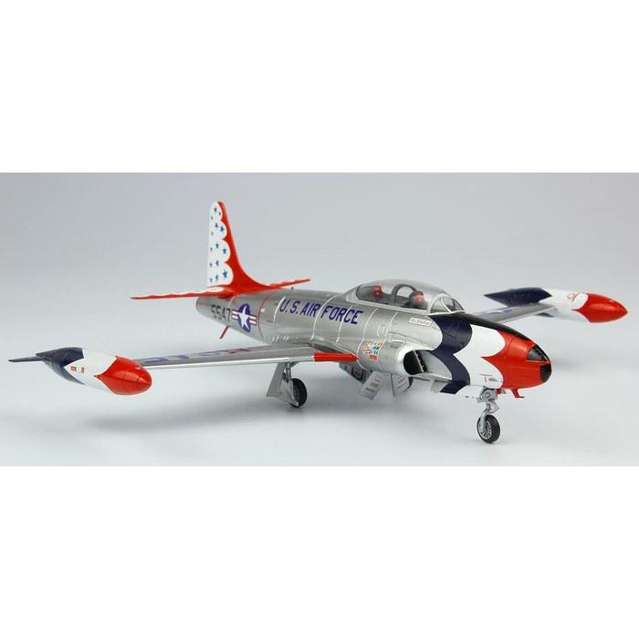 PLATZ 1/72 US Air Force Trainer T-33A Shooting Star Thunderbirds Plastic Model AC-52 Molded Color