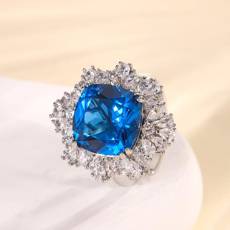 Jewelry Simulation Red Corundum Fat Blue Spinel Pendant Set 14 * 14-12 * 12