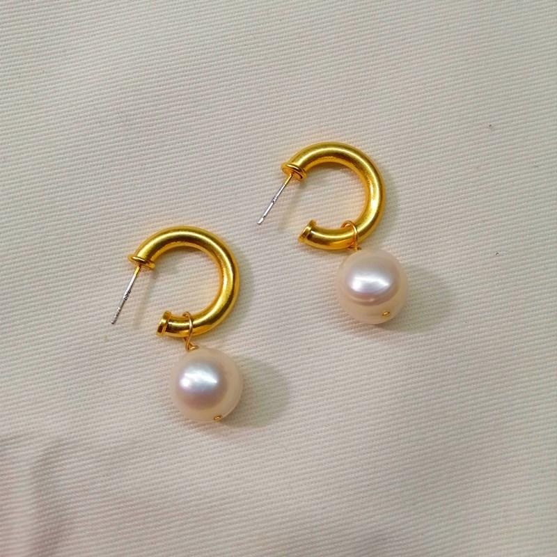 Meier Freshwater pearl earrings - baroque design, gold-plated, minimalist style, 925 sterling silver posts
