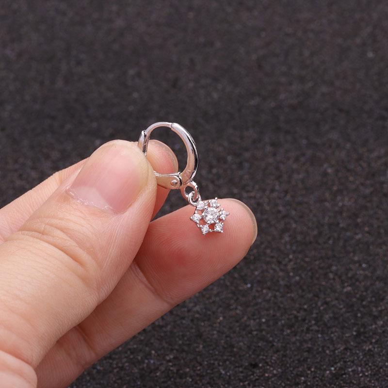 1Pc Simple Sunflower Pendant Cubic Zirconia Ear Tragus Personality Stainless Steel Cartilage Earring Piercing Jewelr