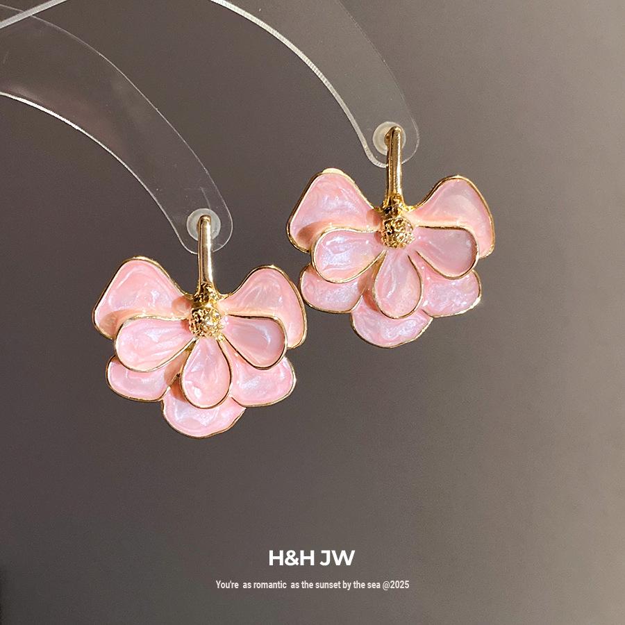 Ginkgo biloba flower fashion simple earrings retro fresh and sweet temperament stud earrings light luxury high-end earrings
