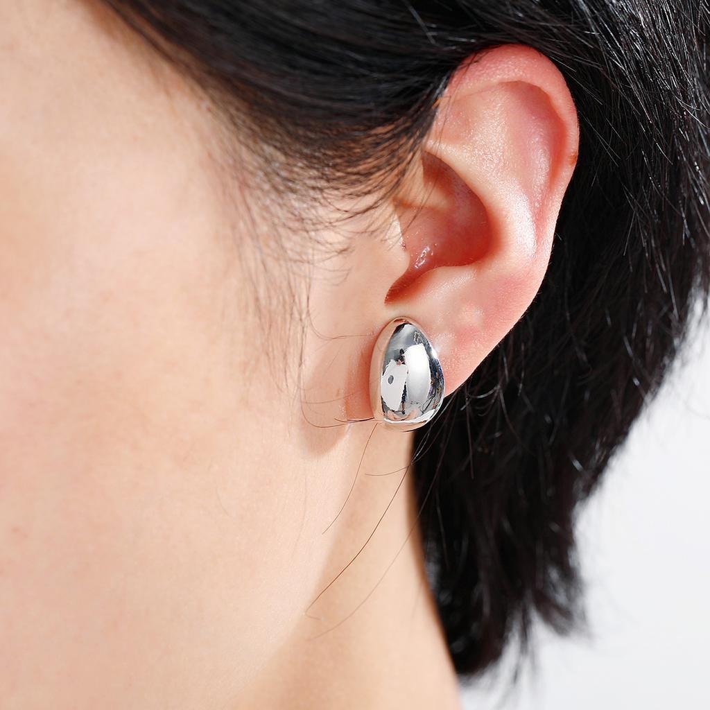 European American Fashion New Earring French Light Luxury Women Water Droplet Shaped Ear Clip High-end Feeling Simple Smooth