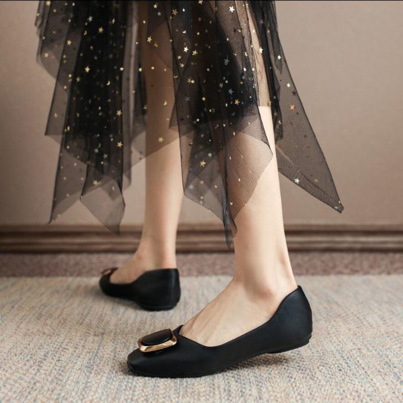 Single shoes women's new spring soft-soled flat-soled autumn shoes shallow mouth versatile soft leather shoes