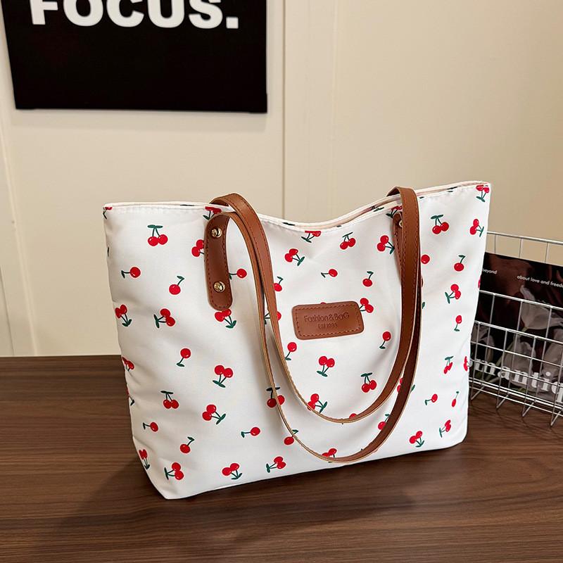 Nylon Tote Bag For Women With Print And Zipper Closure For Daily Commuting