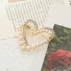 Exquisite Luxury Rhinestone Heart Fake Pearl Brooch Metals Hollow Lapel Pins Sweater Badges Jewelry Accessories Valentine's Day