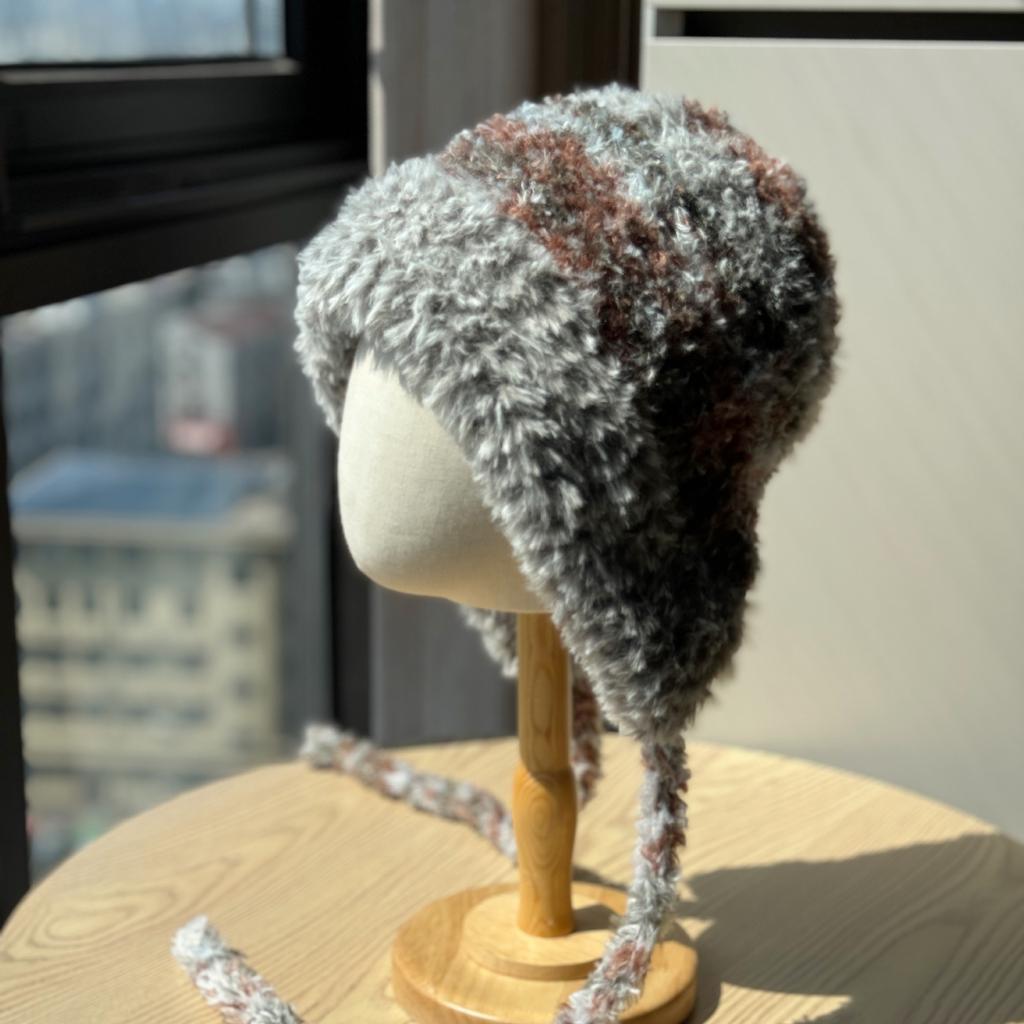 New Plush Hat for Women in Autumn and Winter Warm Ear Protection Lei Feng Hat Small Face Cold Protection Thickened Knitted Hat Woolen Hat