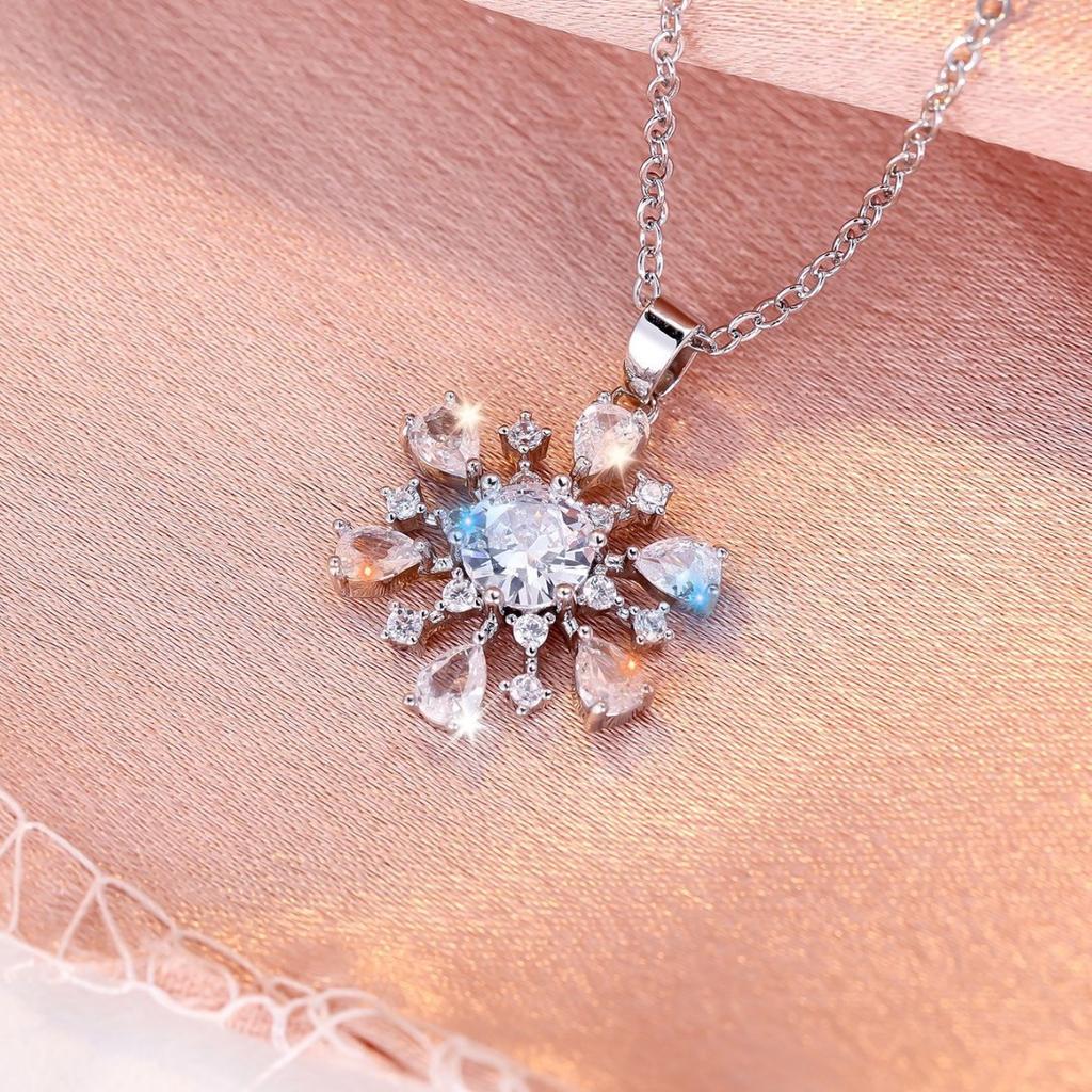 Ice and Snow Themed Snowflake Pendant Necklace Full of Zirconia, Versatile Women's Necklace