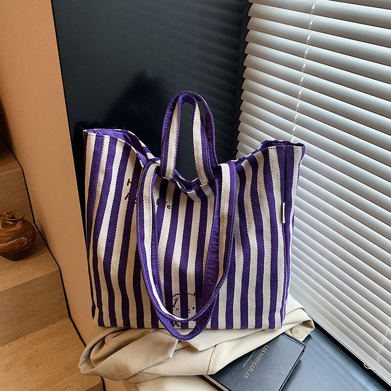 

2025 новая нишевая сумка через плечо из простого холста с надписью, универсальная милая сумка-тоут с щенком для переноски фиолетовый