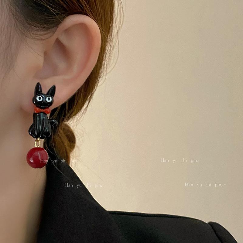 Sweet Cool Cartoon Black Cat Earrings Fashionable Women Personality Temperament Red Pearl Pendant Earrings Simple High-End
