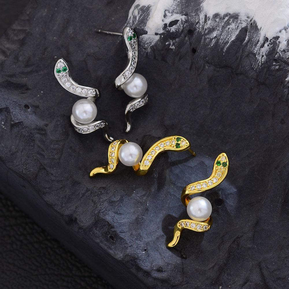 Light Luxury Spirit Snake Coiled Pearl Stud Earrings Niche High-End Design Earrings Personality Temperament Versatile Earrings Tide