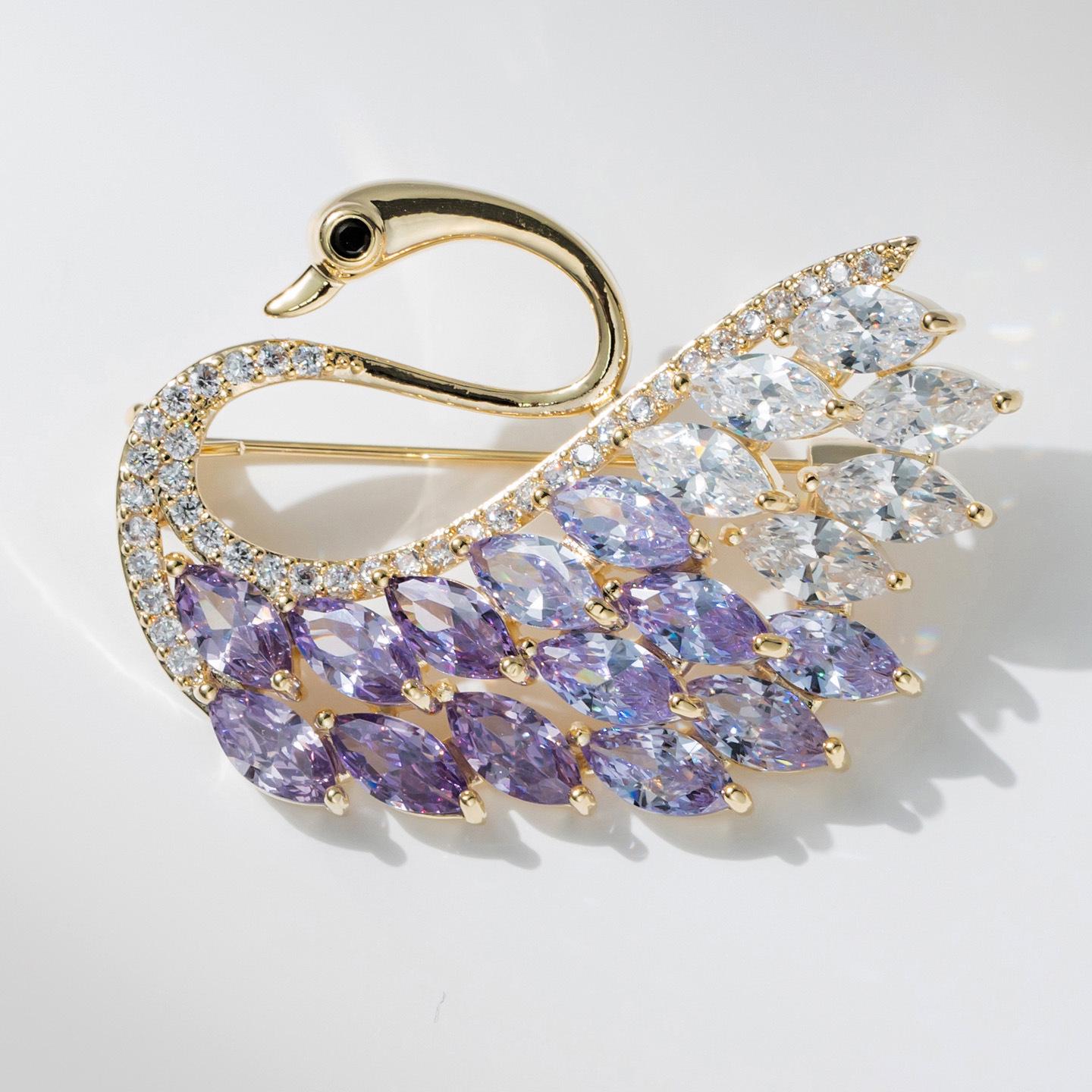 Amethyst Swan Brooch with High-Grade Micro-Inlaid Zirconia Pin