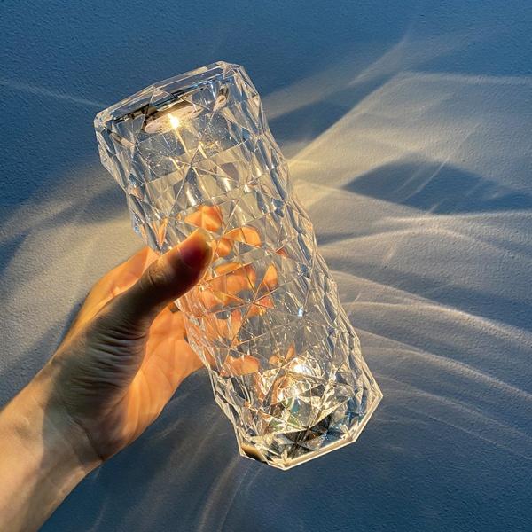 Ny 16-farger Touch-fjernkontroll Switch LED Crystal Bordlampe Diamond Rose Nattlys Atmosfære Nattbord Bar Art Decor