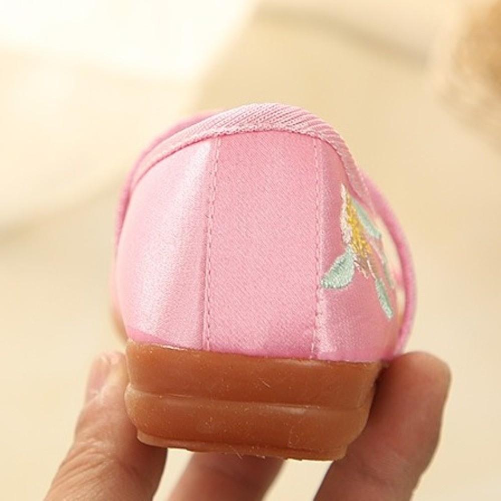 Chaussures de Danse Filles Semelle Souple Résistantes à l'Usure Chaussures en Tissu Brodé Chaussures de Ballet Usage Quotidien