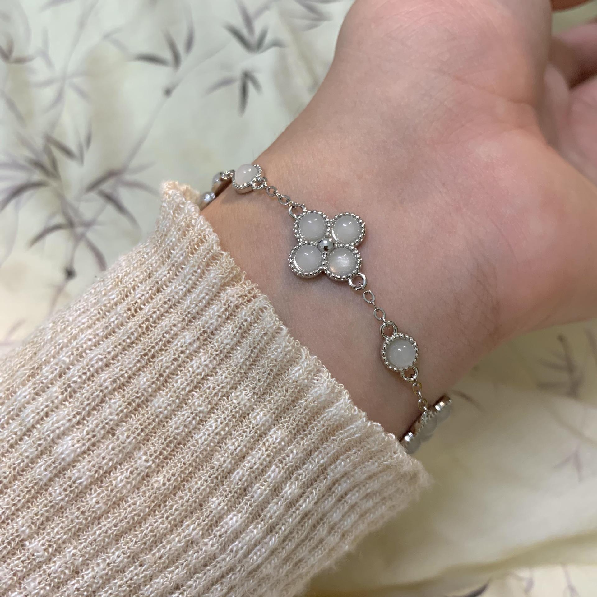 Antique Imitation Chalcedony Jasper Four-Leaf Clover Bracelet Women S Niche Design Jewelry
