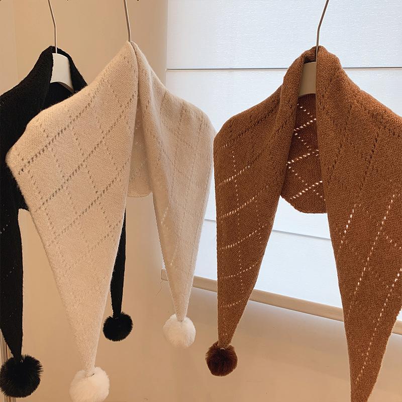 New Fashionable Fur Ball Detachable Knitted Shawl Versatile Neck Gaiter Warm Triangular Scarf for Women In Winter