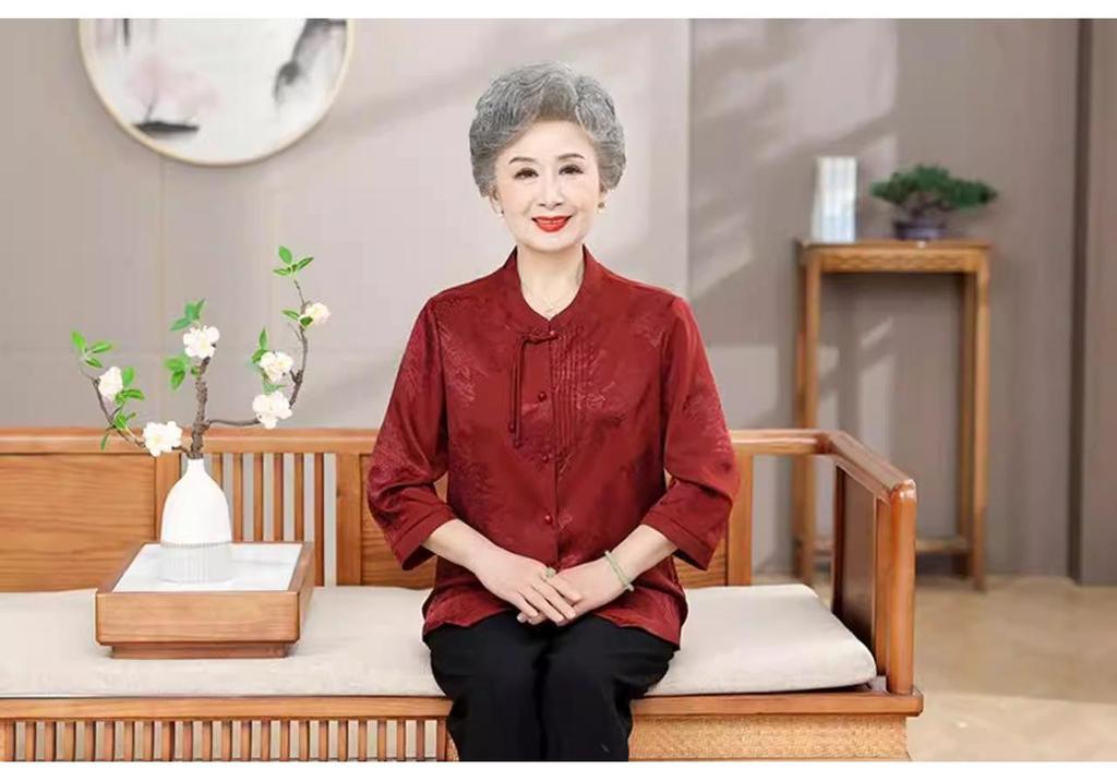 Elegant Silk Seven-Sleeve Summer Shirt for Moms: Chic Chinese Style for Middle-Aged and Elderly Women