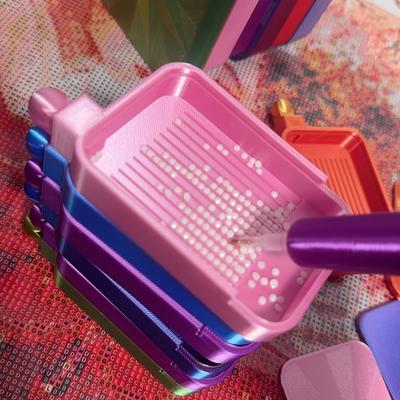 Plateau de tri de perles en plastique anti-renversement Organisateur pour peinture d'art strassé avec couvercle pour