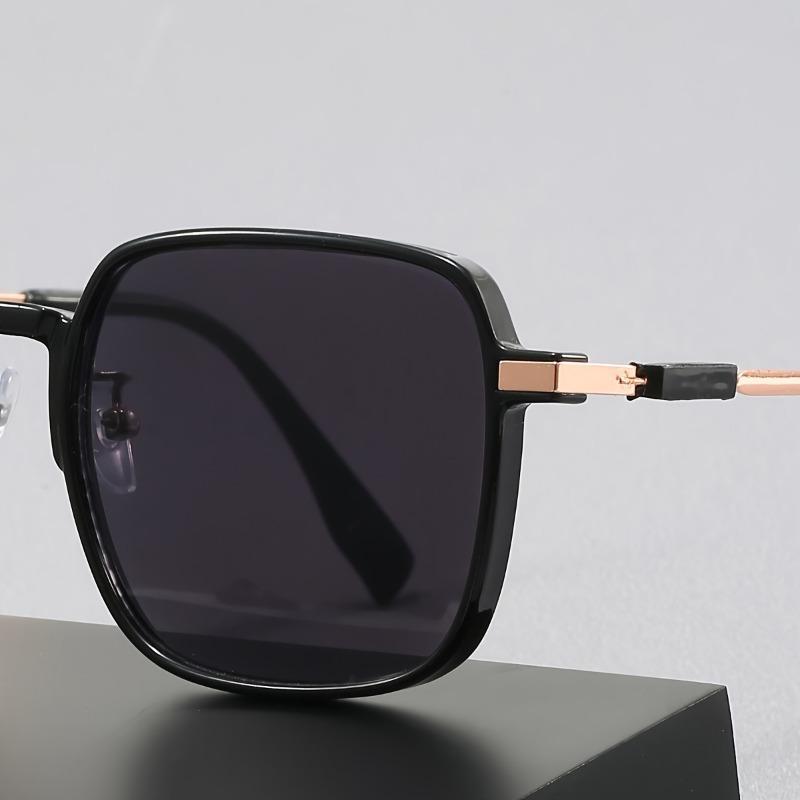 1 Pair Unisex Square Light-Sensitive Color-Changing Glasses for Phone & Computer - Stylish and Versatile Eyewear