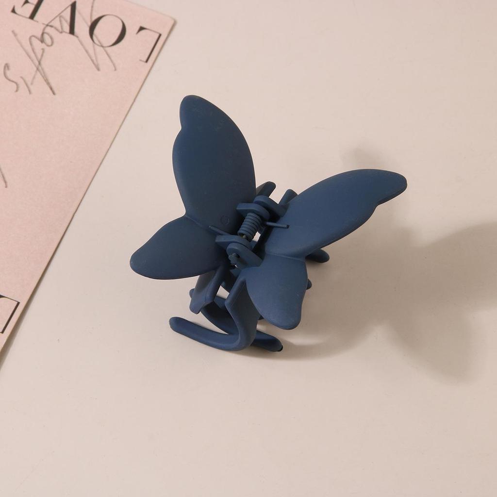 Matowy klips do włosów motylkowy z efektem farby w sprayu