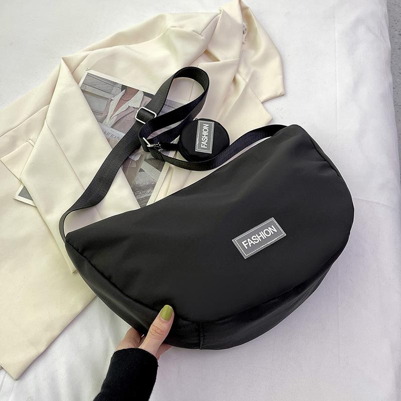 Nylon cloth large-capacity fashion casual bag 2025 summer new shoulder messenger bag simple dumpling bag