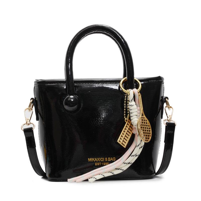 Spring and Summer Fashion New Creamy Simple Portable Bucket Bag Korean Version Casual Commuting Versatile High-end Messenger Bag