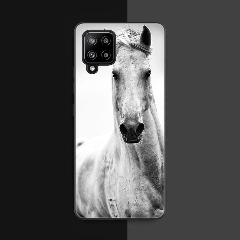Pouzdro na telefon Horses Running Samsung Galaxy A12 A02S A22 A32 A52 A72 A71 A51 A41 A31 A21 A11 A50 A70 A10S A20S Černý měkký kryt