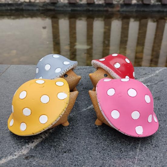 4 Stück/Set Garten Igel Statue Harz Igel mit Pilzkappe Wetterfeste Igel Figur für Feengarten Zuhause Terrasse Hof Dekoration