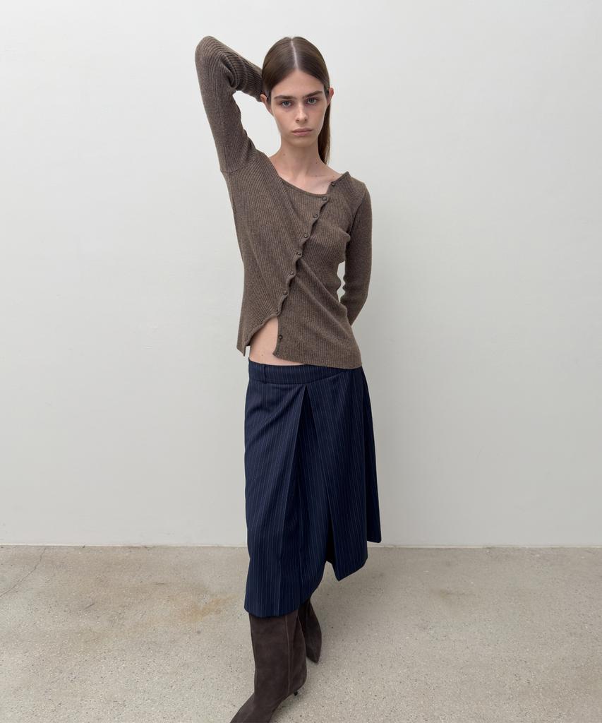 Daiaegeuneol Diagonal Button Knit (Brown)