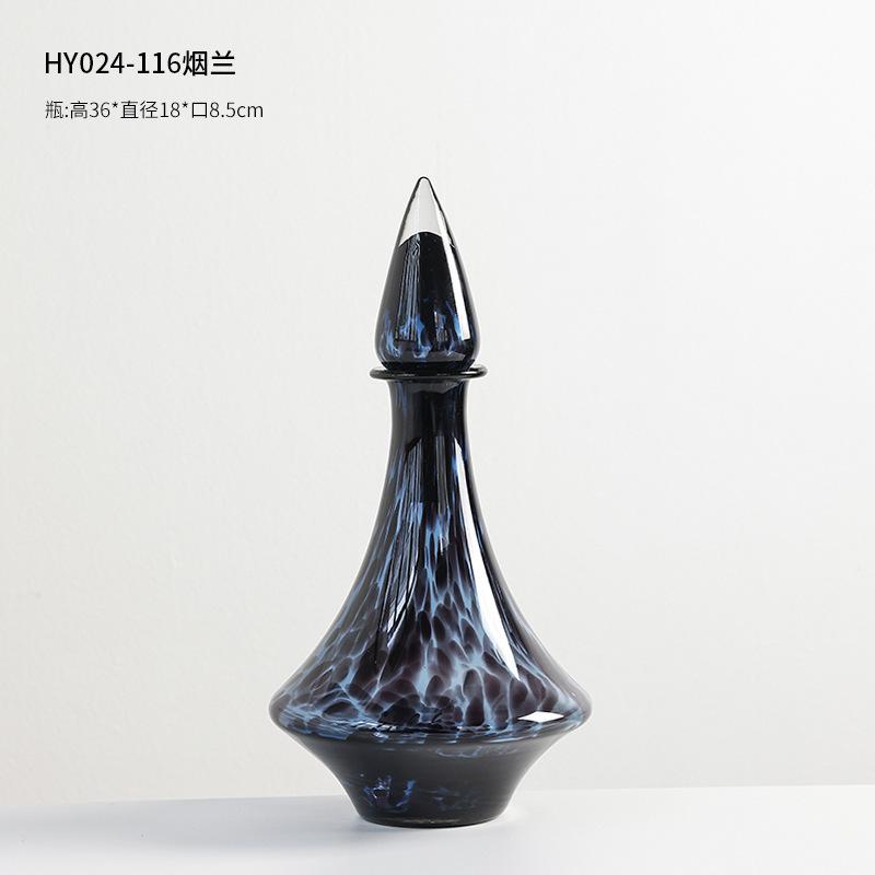 

Vintage creative leopard print glass vase ornament, a retro high-end desktop store soft decoration design ornament