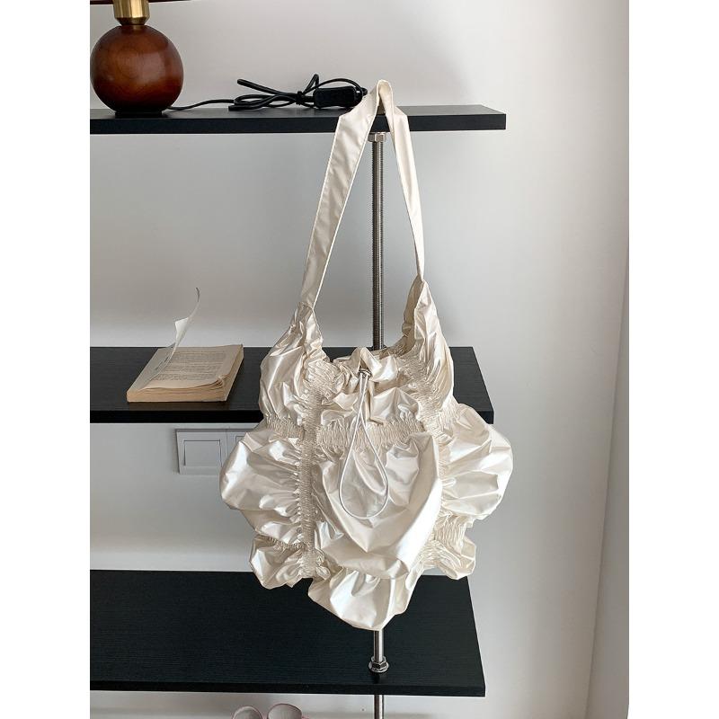 New cloud silver bag women's high-end sense trendy shoulder bag women's bag design sense niche special-shaped pleated bag women