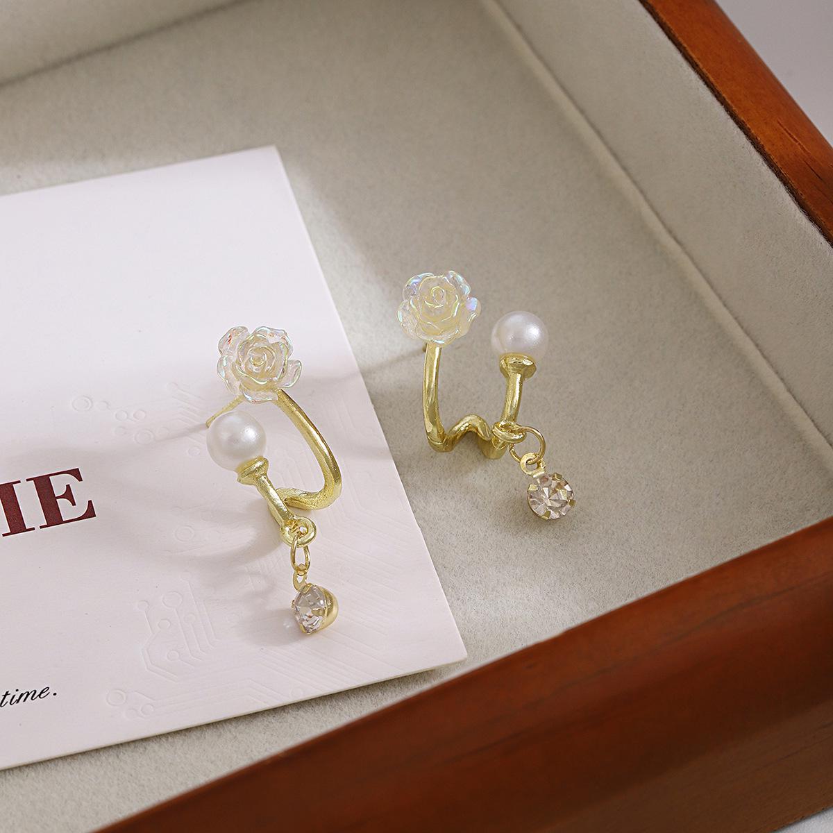 Silver Needle Korean Style Rhinestone Flower Earrings with Pearl Studs - Elegant and Retro Simple Design