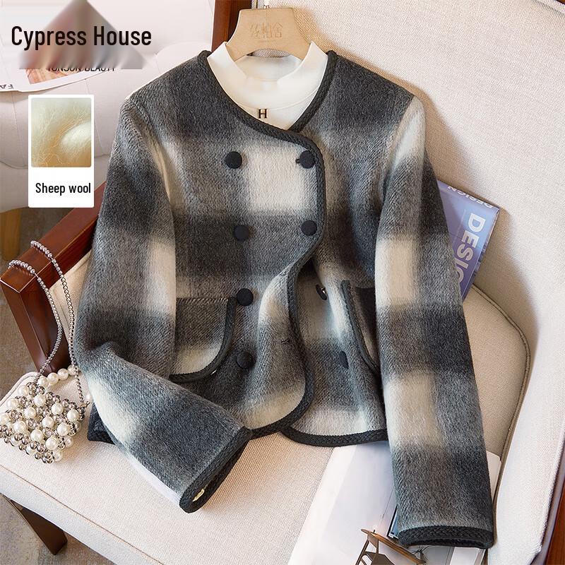 

Женское короткое двубортное пальто в клетку из смесовой шерсти L