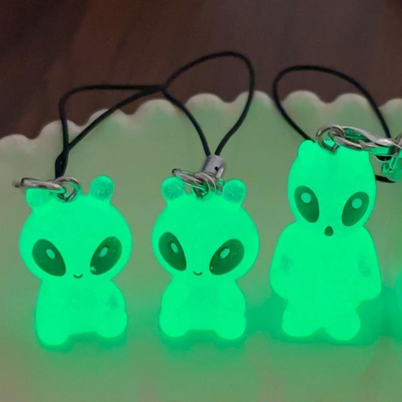 1-30pcs 2026 New Luminous Alien Mobile Phone Lanyard Backpack Keychains Pendants Cute and Glowing Creative Small Pendant